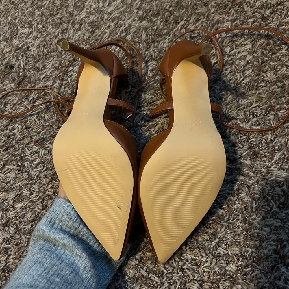 NWOB Lulu’s Lace Up Heels - Picture 6 of 6